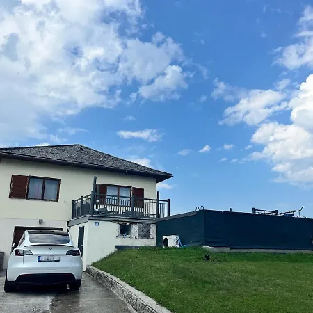 Moser Mit Pool Feriehus